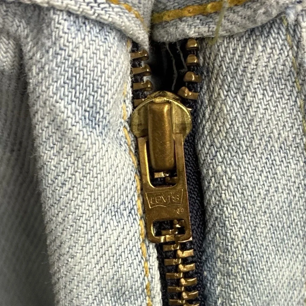 Vintage Levis 525 04 Jeans Mens 30x34 Blue Bootcut Light Wash Denim Fits 28x33